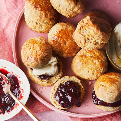 spiced-scones-with-mulled-wine-jam